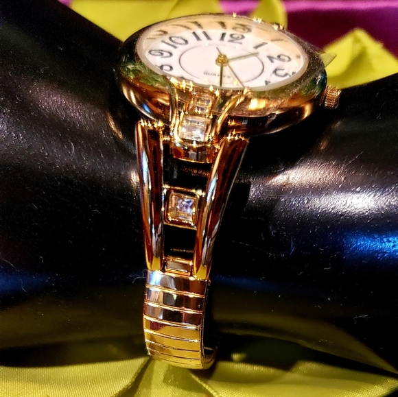 VTG AVON Crystal Accent Quartz Wrist Watch Large Face - NIB - Picture 4 of 12